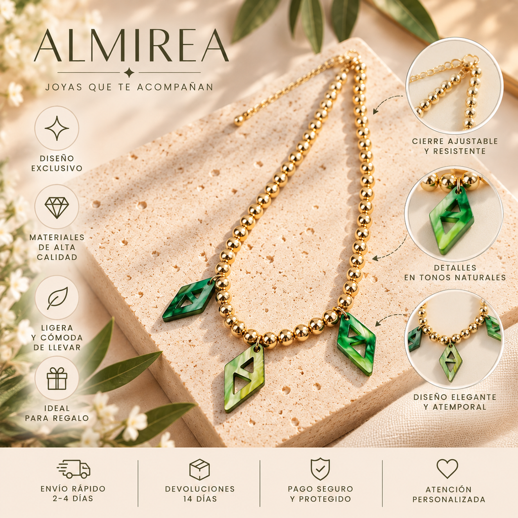 Collar dorado ALMIREA con cadena de cuentas y tres colgantes geométricos en tonos verdes, diseño elegante y original para mujer