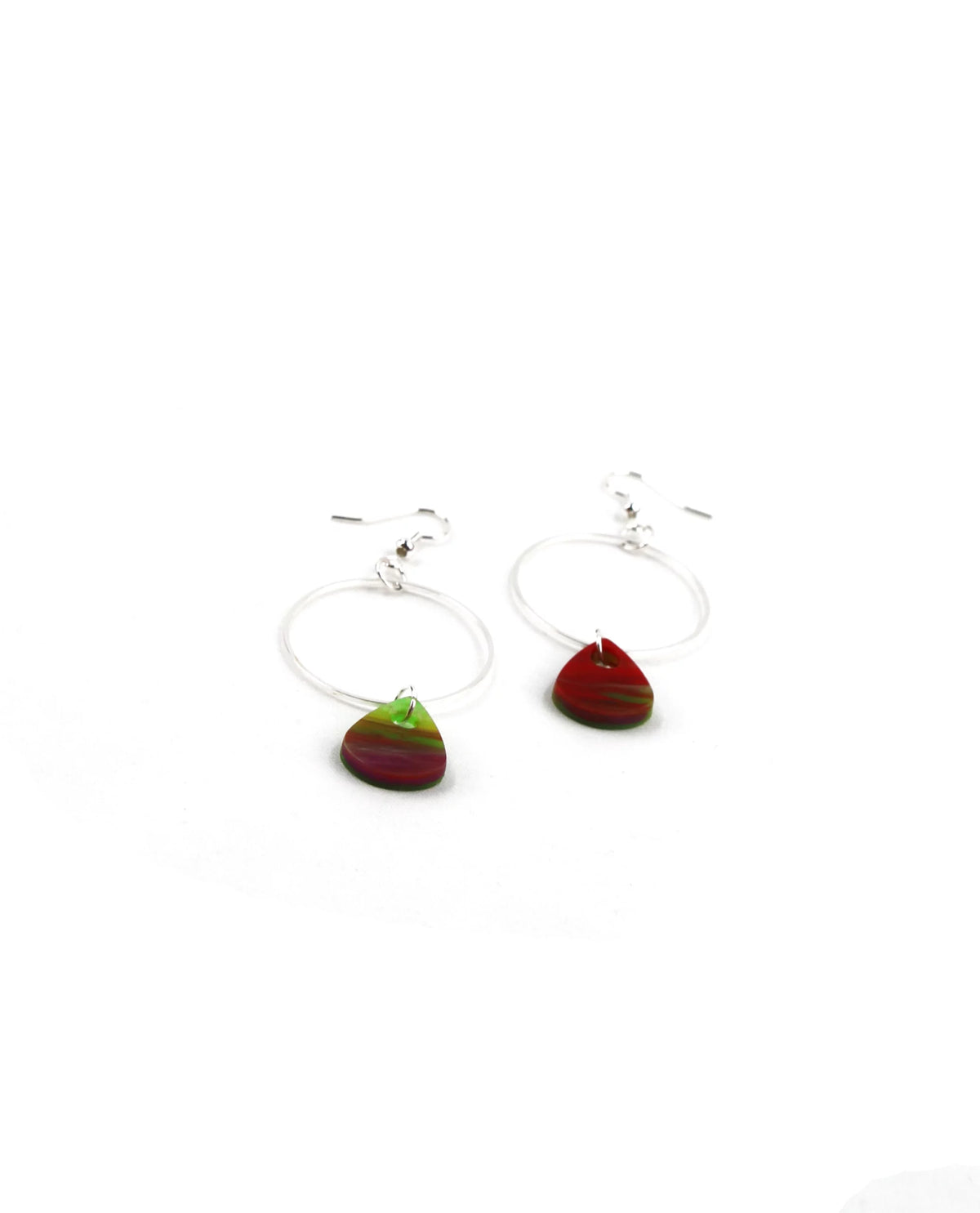 Pendientes Prisma con colgantes de resina multicolor en forma de gota